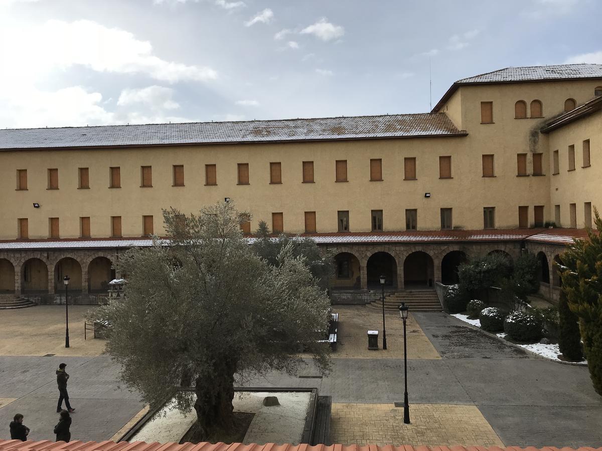 Albergue Pirenarium Sabiñánigo Eksteriør billede