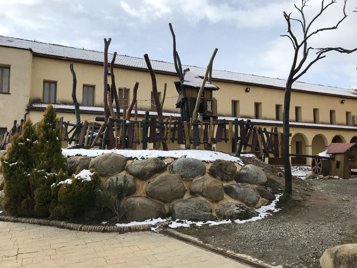 Albergue Pirenarium Sabiñánigo Eksteriør billede