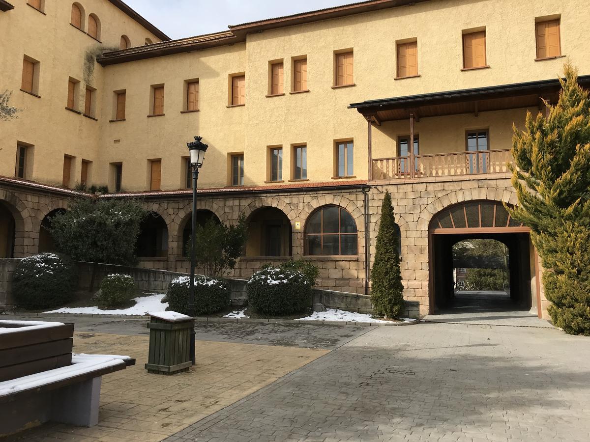 Albergue Pirenarium Sabiñánigo Eksteriør billede